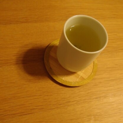 今朝は少し肌寒いので、此方の美味しい緑茶で温まりました
ご馳走様でした